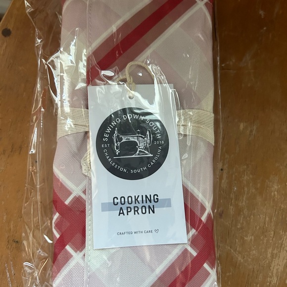 Sewing down south cooking apron nwt - Picture 2 of 3